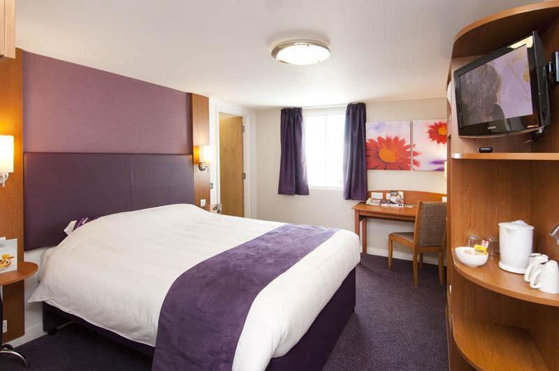 Premier Inn Warrington Centre Екстер'єр фото
